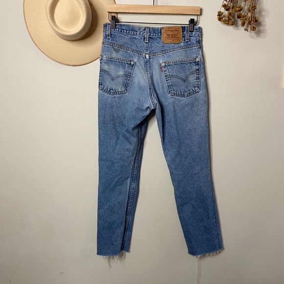 ON HOLD Vintage Distressed High Rise Levi's - Picture 9 of 14